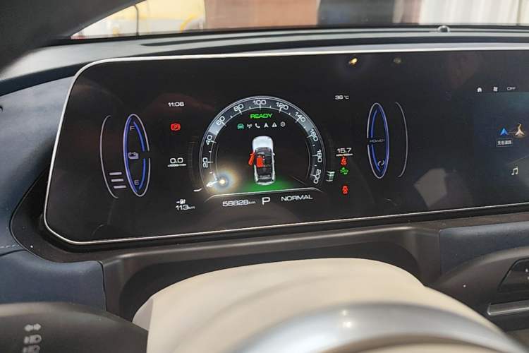 Used ORA Good Cat 2023 401 km Standard Range Premium Version Lithium Iron Phosphate Instrument Cluster