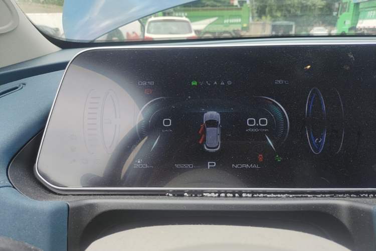 Used ORA Good Cat 2023 401 km Standard Range Luxury Version Lithium Iron Phosphate Instrument Cluster