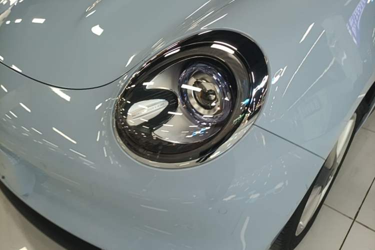 Used ORA Good Cat 2023 401 km Standard Range Premium Version Lithium Iron Phosphate Left Front Headlight