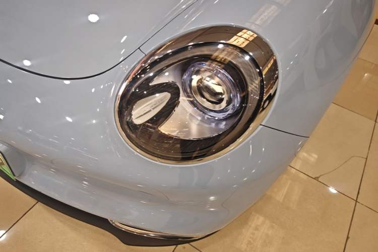 Used ORA Good Cat 2023 401 km Standard Range Luxury Version Lithium Iron Phosphate Left Front Headlight