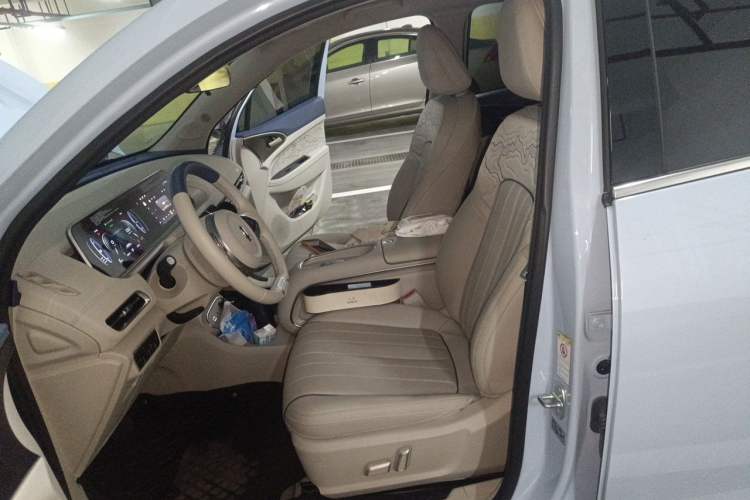 Used ORA Good Cat 2023 401 km Standard Range Prestige Version Lithium Iron Phosphate Left Front Seat