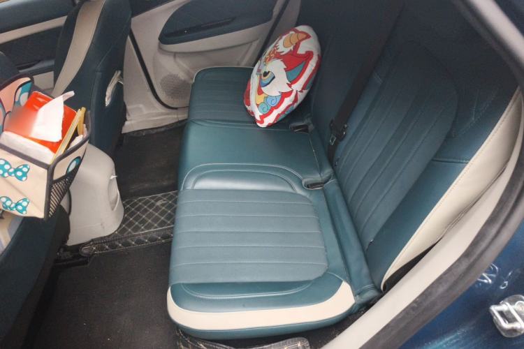 Used ORA Good Cat 2023 401 km Standard Range Luxury Version Lithium Iron Phosphate Left Rear Seat