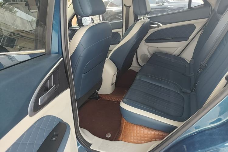 Used ORA Good Cat 2023 401 km Standard Range Premium Version Lithium Iron Phosphate Left Rear Seat