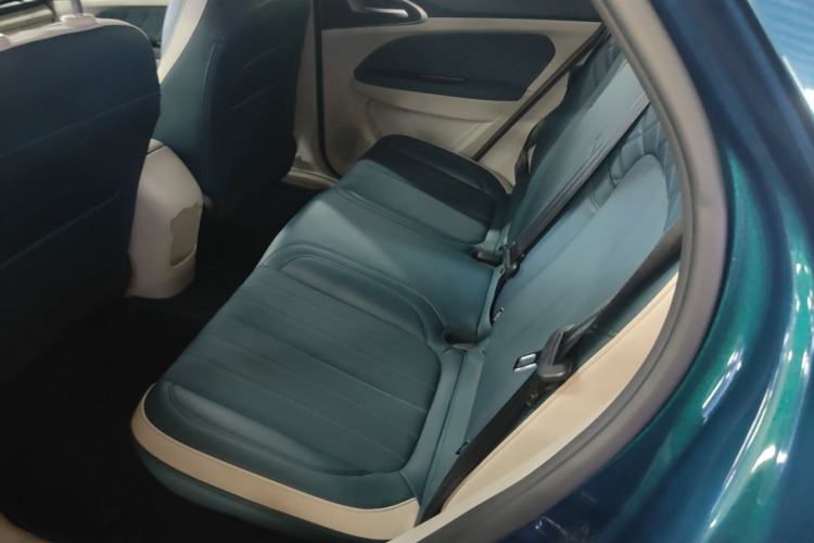 Used ORA Good Cat 2023 401 km Standard Range Comfort Version Lithium Iron Phosphate Left Rear Seat