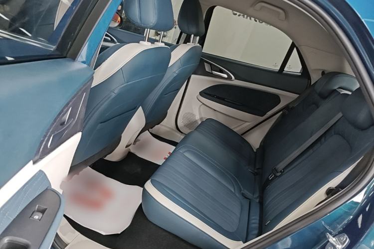 Used ORA Good Cat 2023 401 km Standard Range Luxury Version Lithium Iron Phosphate Left Rear Seat