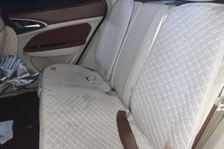 Used ORA Good Cat 2023 401 km Standard Range Luxury Version Lithium Iron Phosphate Left Rear Seat