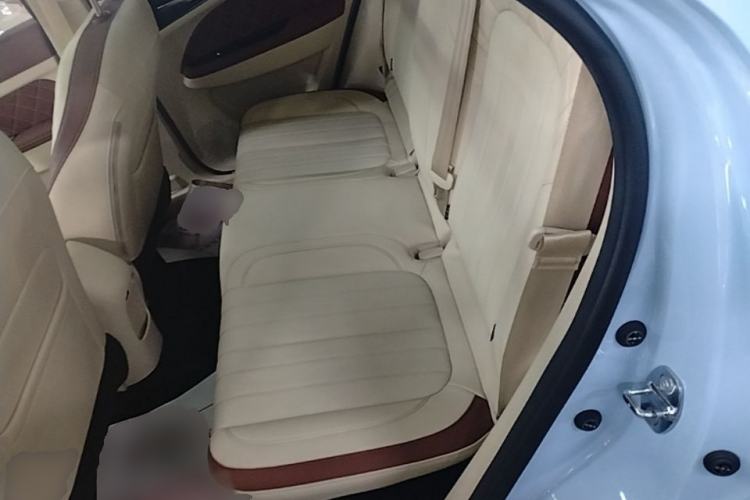 Used ORA Good Cat 2023 401 km Standard Range Premium Version Lithium Iron Phosphate Left Rear Seat
