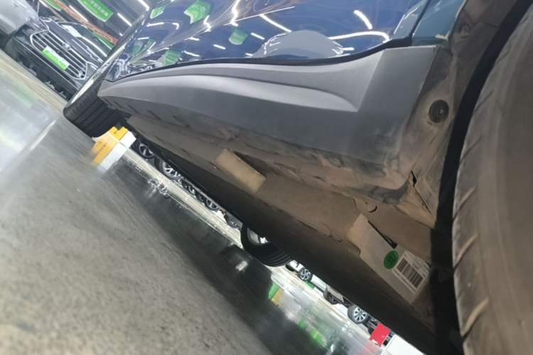Used ORA Good Cat 2023 401 km Standard Range Luxury Version Lithium Iron Phosphate Left Side Sill
