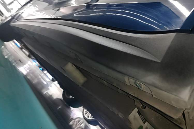 Used ORA Good Cat 2023 401 km Standard Range Luxury Version Lithium Iron Phosphate Left Side Sill