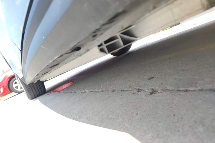 Used ORA Good Cat 2023 401 km Standard Range Premium Trim Ternary Lithium Left Side Sill