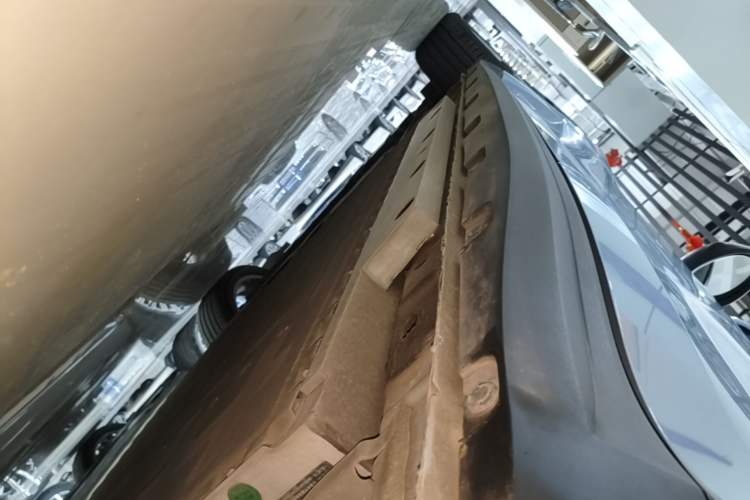 Used ORA Good Cat 2023 401 km Standard Range Luxury Version Lithium Iron Phosphate Left Side Sill