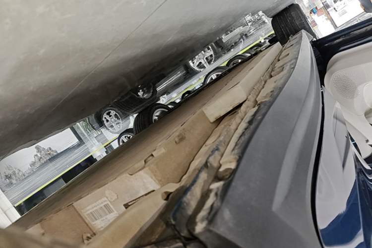 Used ORA Good Cat 2023 401 km Standard Range Luxury Version Lithium Iron Phosphate Left Side Sill