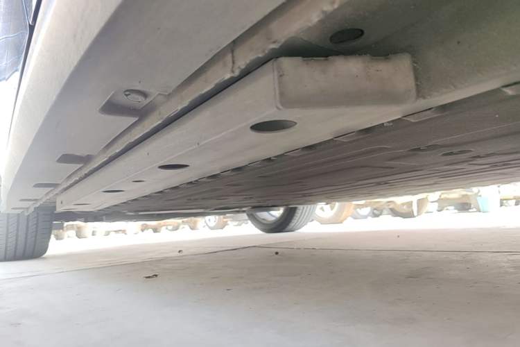 Used ORA Good Cat 2023 401 km Standard Range Luxury Version Lithium Iron Phosphate Left Side Sill