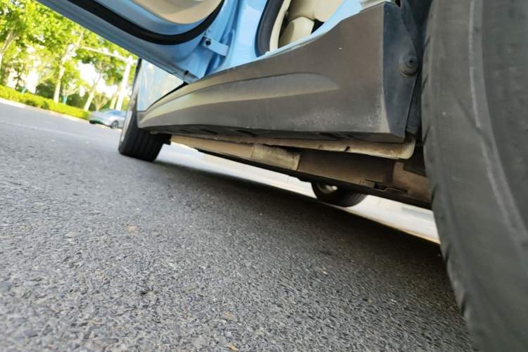Used ORA Good Cat 2023 401 km Standard Range Luxury Version Lithium Iron Phosphate Left Side Sill