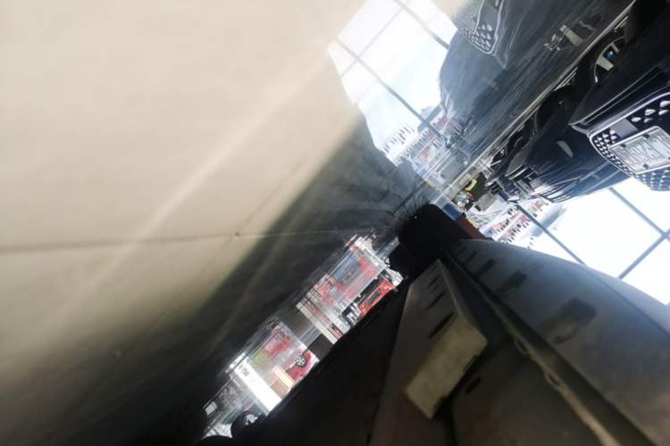 Used ORA Good Cat 2023 401 km Standard Range Luxury Version Lithium Iron Phosphate Left Side Sill