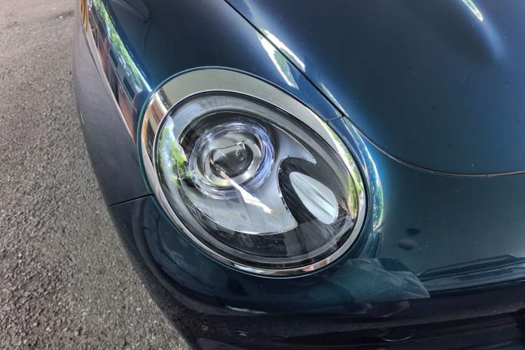Used ORA Good Cat 2023 401 km Standard Range Prestige Version Lithium Iron Phosphate Right Front Headlight