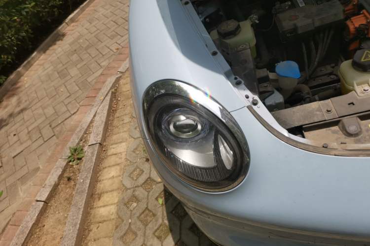 Used ORA Good Cat 2023 401 km Standard Range Luxury Version Lithium Iron Phosphate Right Front Headlight