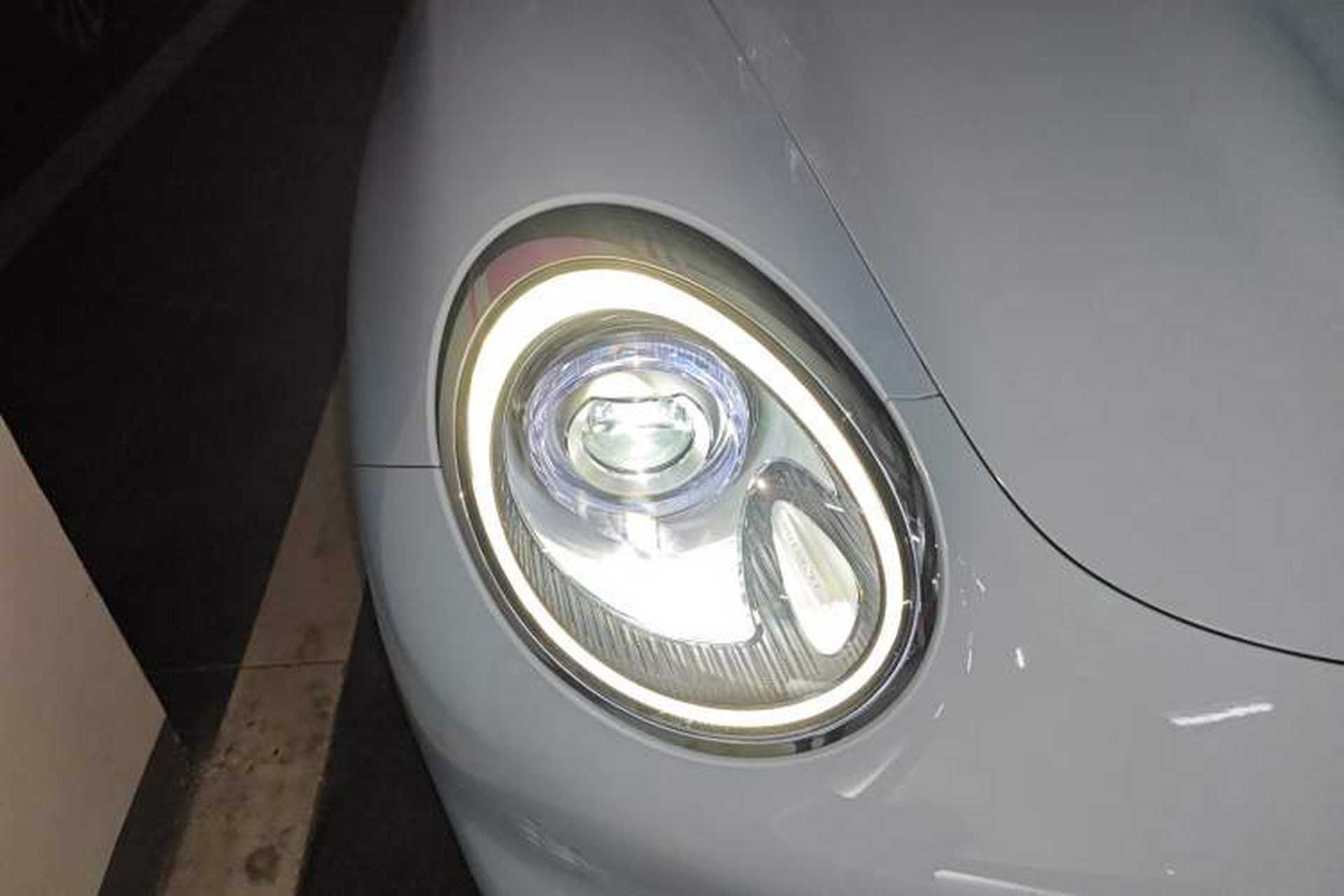 Used ORA Good Cat 2023 401 km Standard Range Luxury Version Lithium Iron Phosphate Right Front Headlight