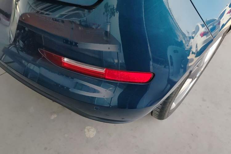 Used ORA Good Cat 2023 401 km Standard Range Luxury Version Lithium Iron Phosphate Right Rear Taillight