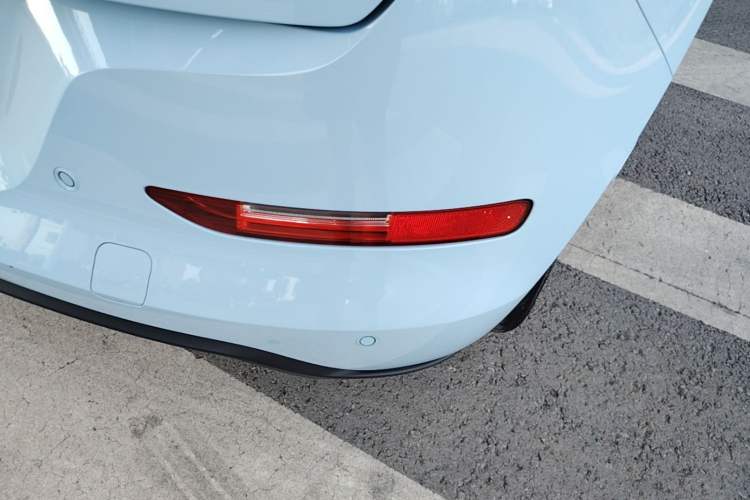 Used ORA Good Cat 2023 401 km Standard Range Luxury Version Lithium Iron Phosphate Right Rear Taillight