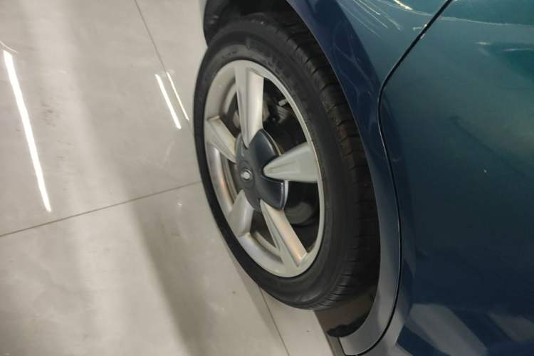 Used ORA Good Cat 2023 401 km Standard Range Comfort Version Lithium Iron Phosphate Right Rear Wheel Hub