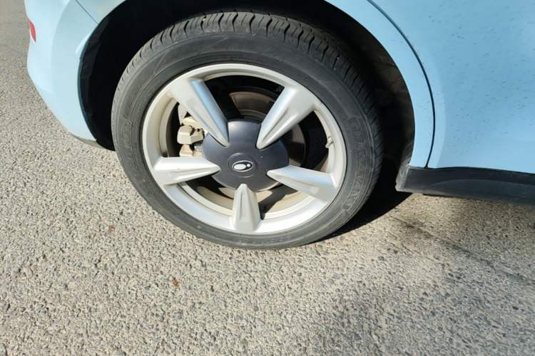 Used ORA Good Cat 2023 401 km Standard Range Luxury Version Lithium Iron Phosphate Right Rear Wheel Hub