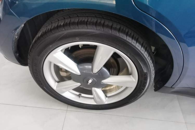 Used ORA Good Cat 2023 401 km Standard Range Luxury Version Lithium Iron Phosphate Right Rear Wheel Hub