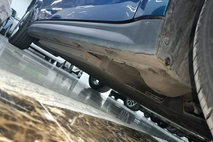 Used ORA Good Cat 2023 401 km Standard Range Luxury Version Lithium Iron Phosphate Right Side Sill