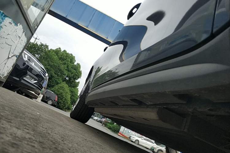 Used ORA Good Cat 2023 401 km Standard Range Prestige Version Lithium Iron Phosphate Right Side Sill