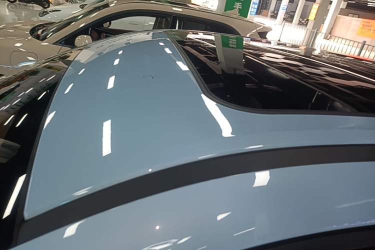 Used ORA Good Cat 2023 401 km Standard Range Premium Version Lithium Iron Phosphate Roof