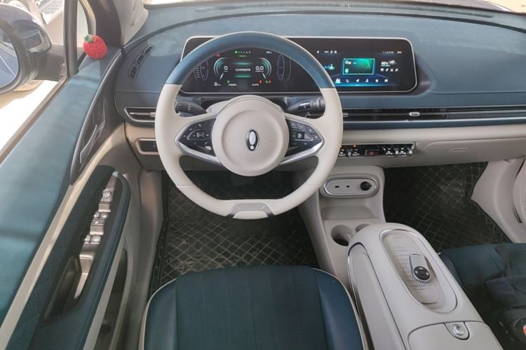 Used ORA Good Cat 2023 401 km Standard Range Luxury Version Lithium Iron Phosphate Steering Wheel