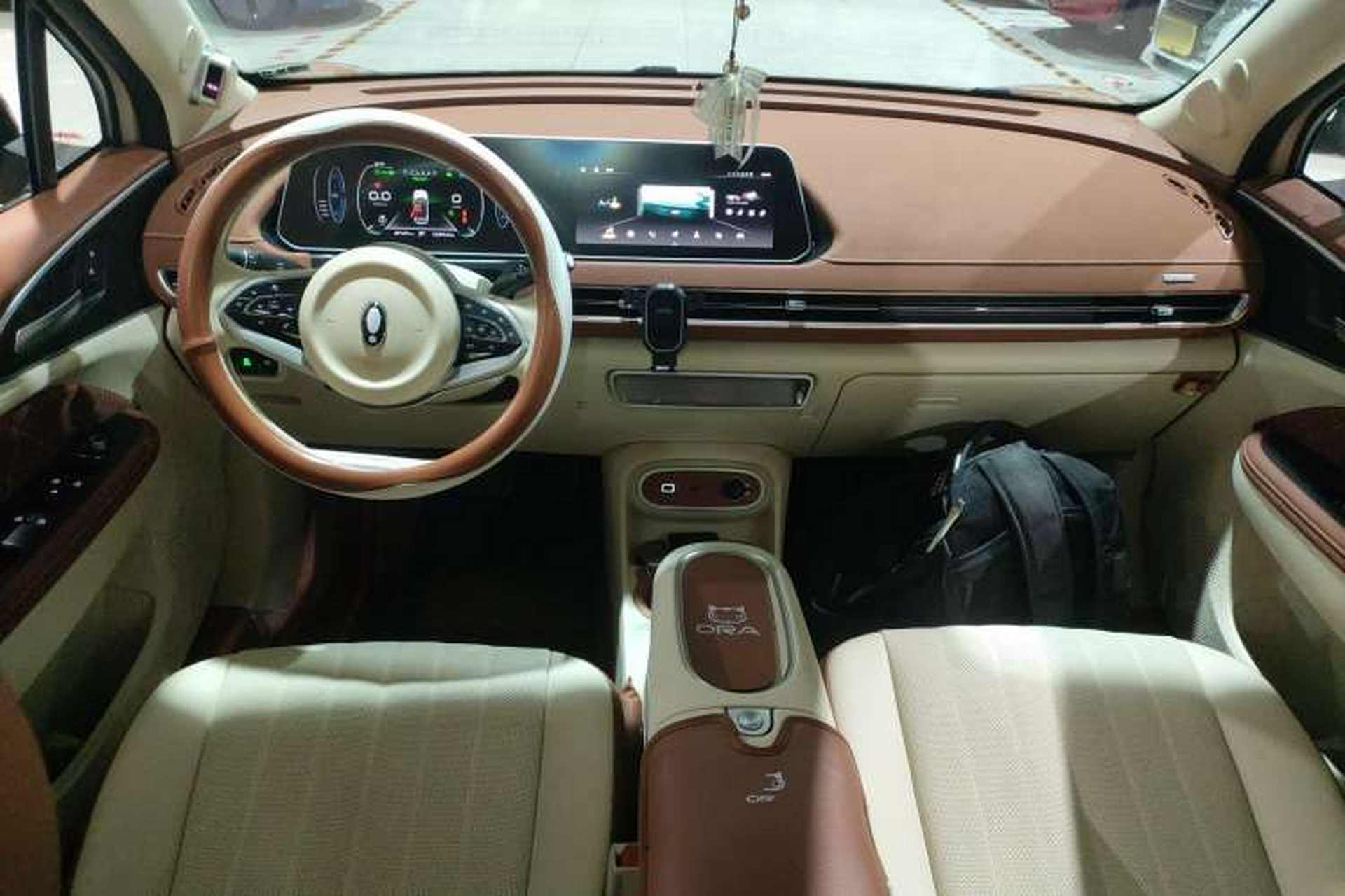 Used ORA Good Cat 2023 401 km Standard Range Prestige Version Lithium Iron Phosphate Interior 2