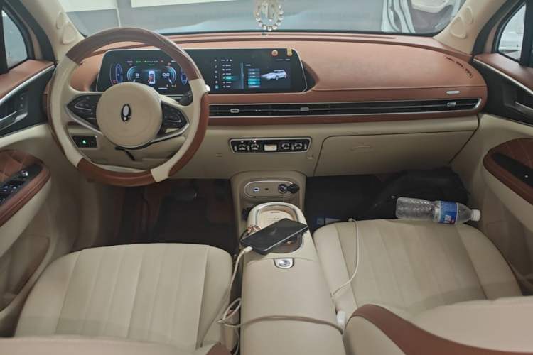 Used ORA Good Cat 2023 401 km Standard Range Luxury Version Ternary Lithium Center Console