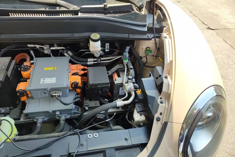 Used ORA Good Cat 2023 401 km Standard Range Luxury Version Lithium Iron Phosphate Engine Bay Left