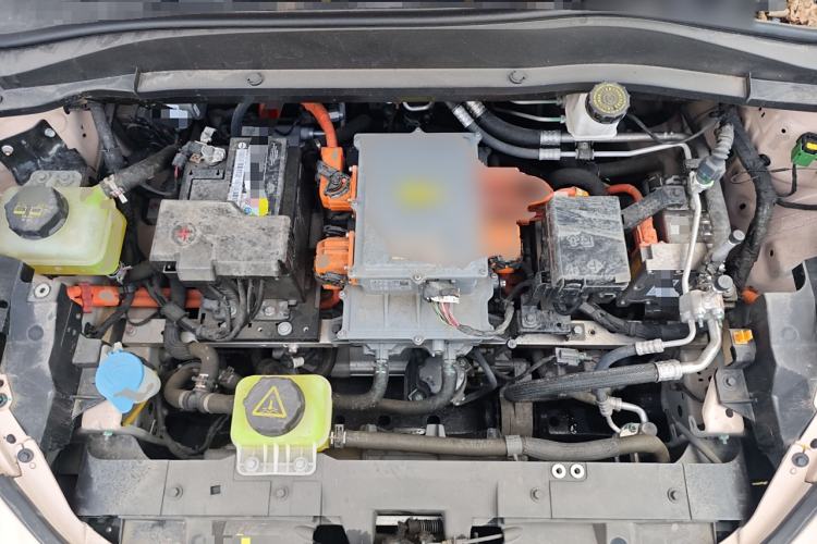 Used ORA Good Cat 2023 401 km Standard Range Luxury Version Lithium Iron Phosphate Engine Bay