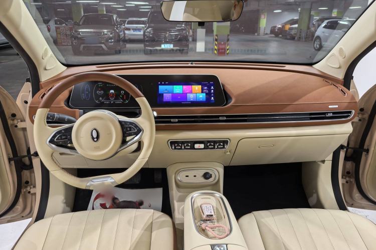 Used ORA Good Cat 2023 401 km Standard Range Luxury Version Lithium Iron Phosphate Interior 8