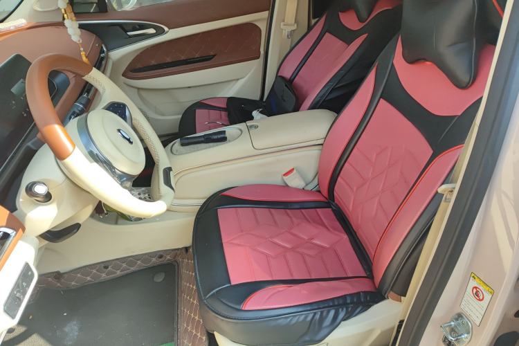 Used ORA Good Cat 2023 401 km Standard Range Luxury Version Lithium Iron Phosphate Left Front Seat