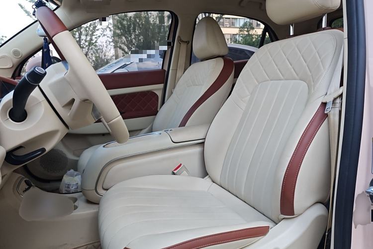 Used ORA Good Cat 2023 401 km Standard Range Luxury Version Lithium Iron Phosphate Left Front Seat