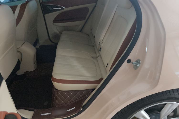 Used ORA Good Cat 2023 401 km Standard Range Premium Version Lithium Iron Phosphate Left Rear Seat