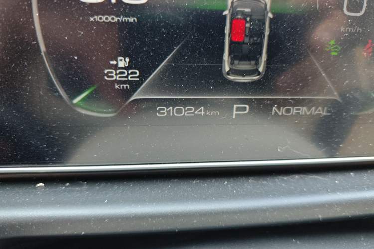 Used ORA Good Cat 2023 401 km Standard Range Luxury Version Lithium Iron Phosphate Odometer Close Up