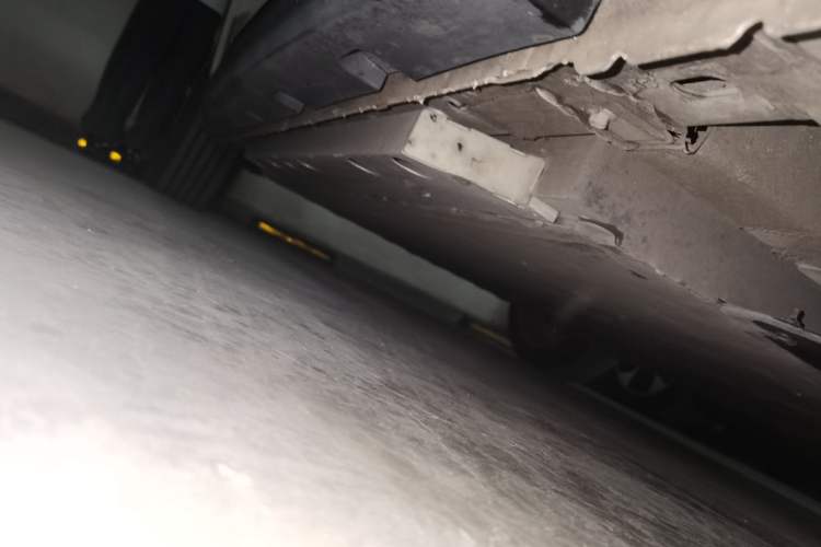 Used ORA Good Cat 2023 401 km Standard Range Luxury Version Lithium Iron Phosphate Chassis Front Right