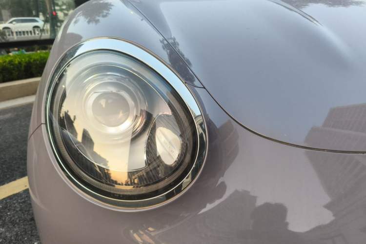 Used ORA Good Cat 2023 401 km Standard Range Premium Version Lithium Iron Phosphate Right Front Headlight