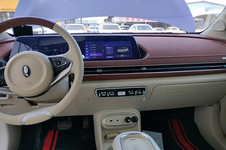 Used ORA Good Cat 2023 401 km Standard Range Premium Trim Ternary Lithium Audio And AC Panel