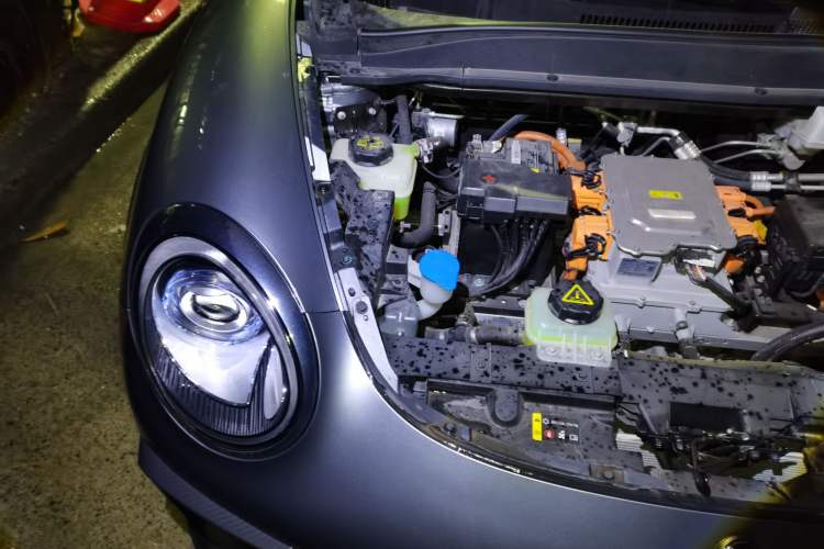 Used ORA Good Cat 2023 401 km Standard Range Prestige Version Lithium Iron Phosphate Engine Bay Right