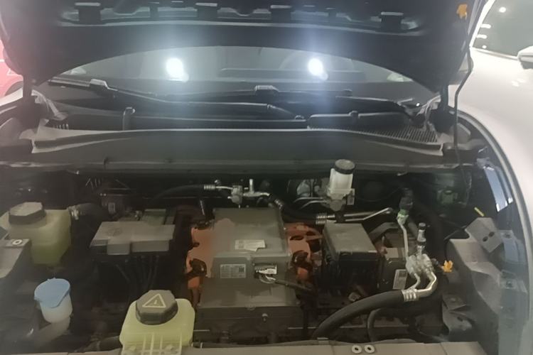 Used ORA Good Cat 2023 401 km Standard Range Luxury Version Lithium Iron Phosphate Engine Bay