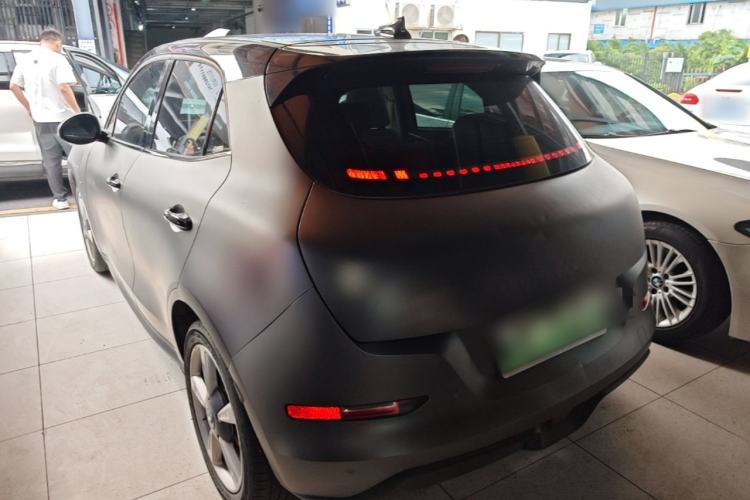 Used ORA Good Cat 2023 401 km Standard Range Luxury Version Lithium Iron Phosphate Exterior 2