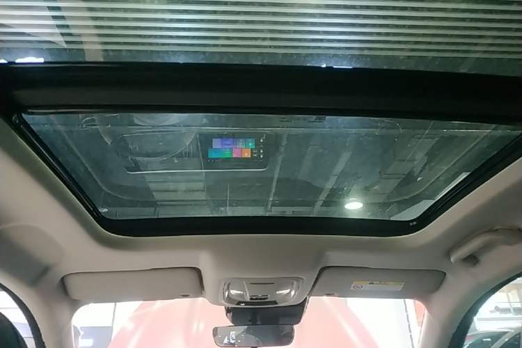 Used ORA Good Cat 2023 401 km Standard Range Prestige Version Lithium Iron Phosphate Headliner
