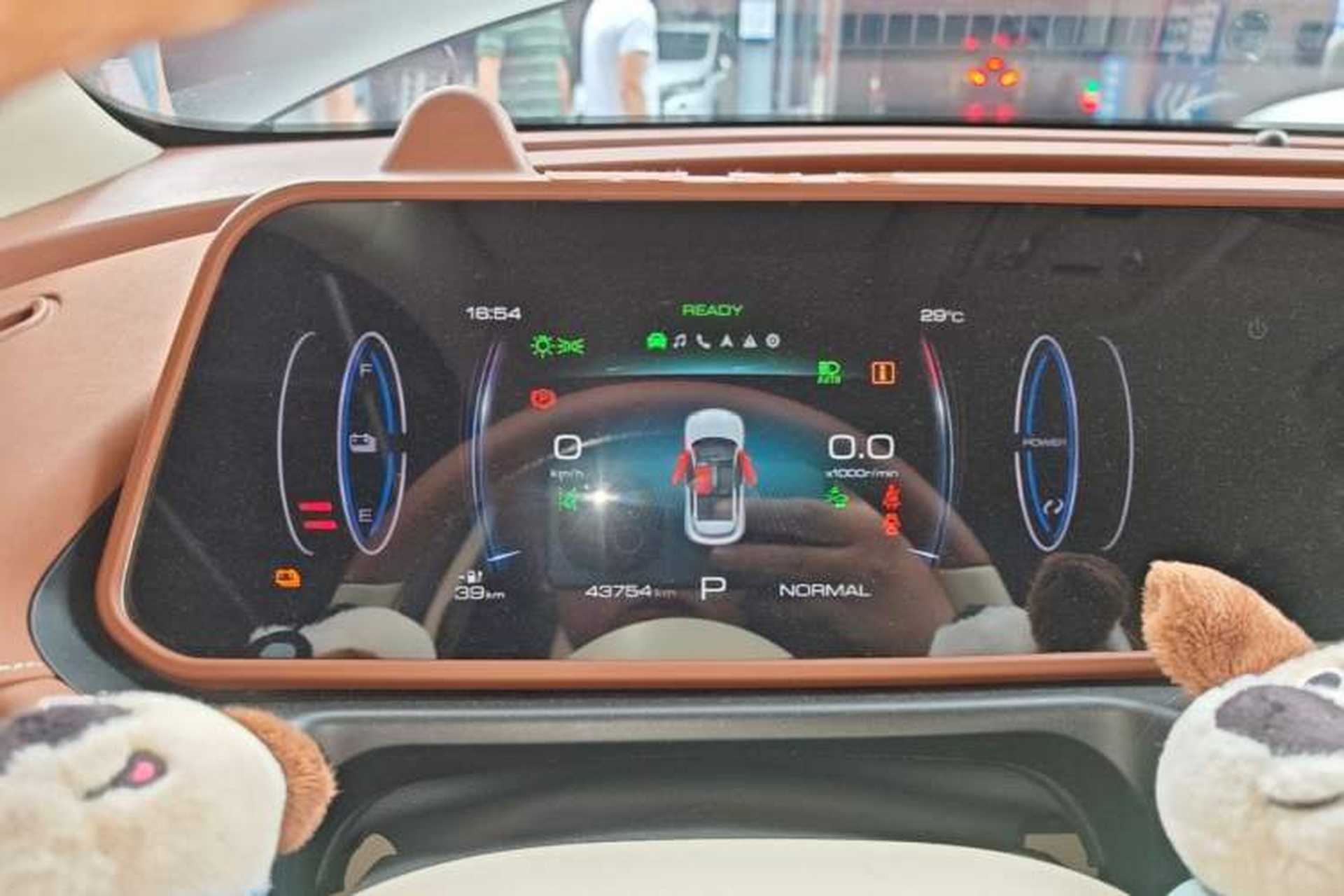 Used ORA Good Cat 2023 401 km Standard Range Luxury Version Lithium Iron Phosphate Instrument Cluster