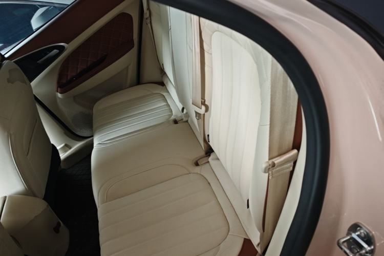 Used ORA Good Cat 2023 401 km Standard Range Luxury Version Lithium Iron Phosphate Left Rear Seat