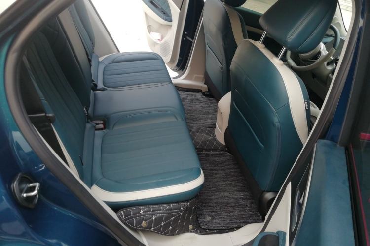 Used ORA Good Cat 2023 401 km Standard Range Luxury Version Lithium Iron Phosphate Left Rear Seat